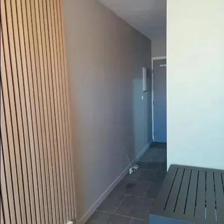 شقة Moderne A Avec Terrasse De 21 M² لوسات