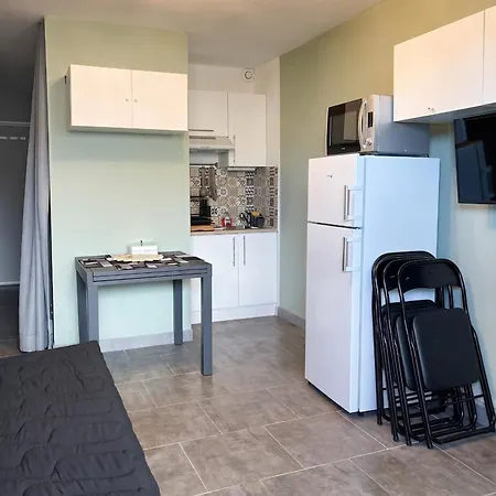 Moderne A Avec Terrasse De 21 M² *