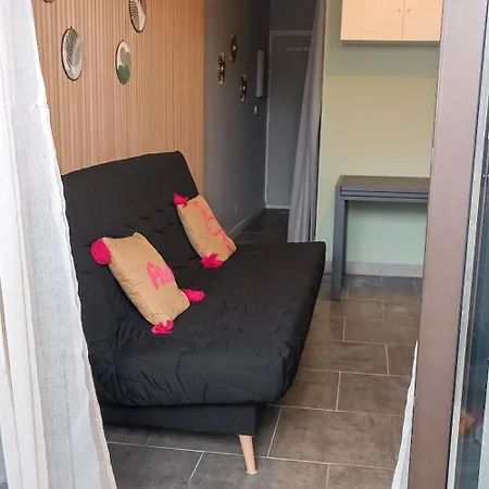 Moderne A Avec Terrasse De 21 M² * لوسات