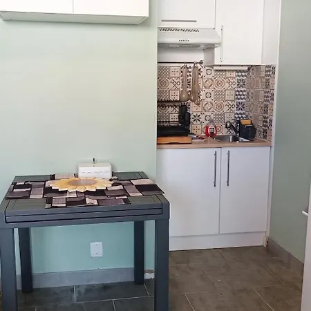 شقة Moderne A Avec Terrasse De 21 M² *