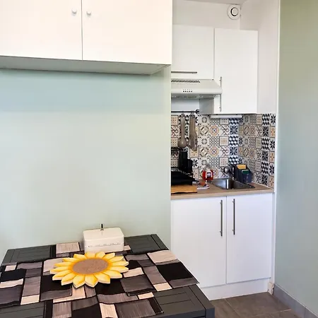 Moderne A Avec Terrasse De 21 M² *